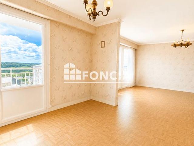 Appartement T4 lumineux — ASCENSEUR, balcon et gardien