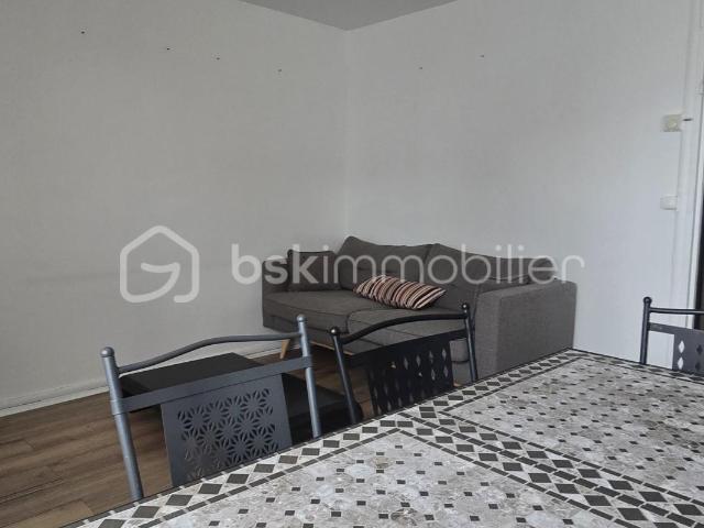 Appartement T4 lumineux avec balcon – Environ 70 m²