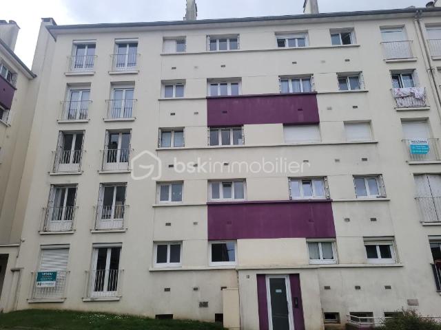 Appartement T4 lumineux avec balcons, cave et grenier – Saint Brieuc