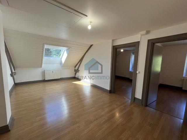 Appartement T4 lumineux avec garage