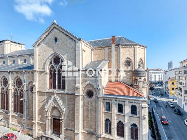 Appartement T4 lumineux et fonctionnel – Lyon 7ᵉ, proximité transports et universités