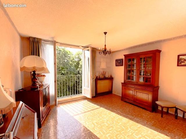 Appartement T4 parking et caves St Germain les Arpajon