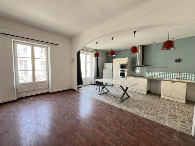 Appartement T4 proche centre ville 99m² Arles