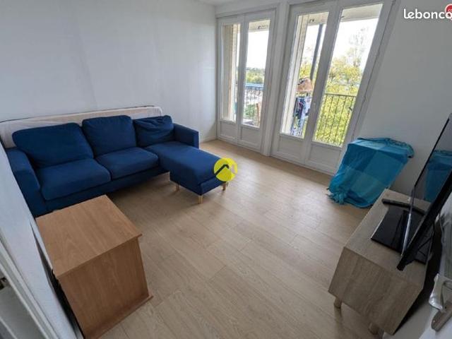 Appartement T4 rénové avec balcon