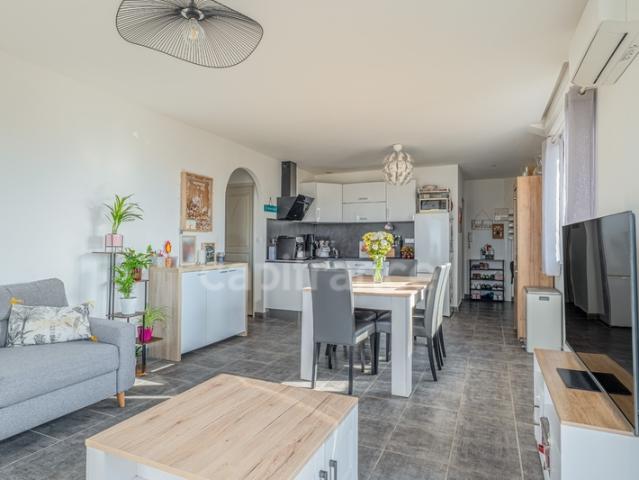 Appartement T4 rénové Résidence San Filippo Neyron le Haut