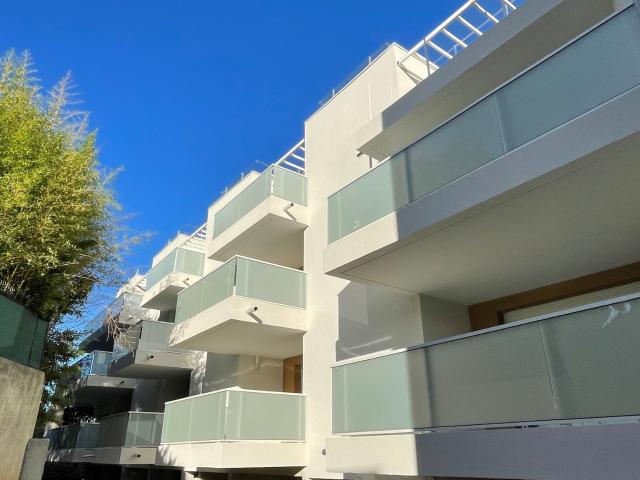 Appartement T4 de 84 m2 hab, terrasse,2 parkings, Nimes Kennedy