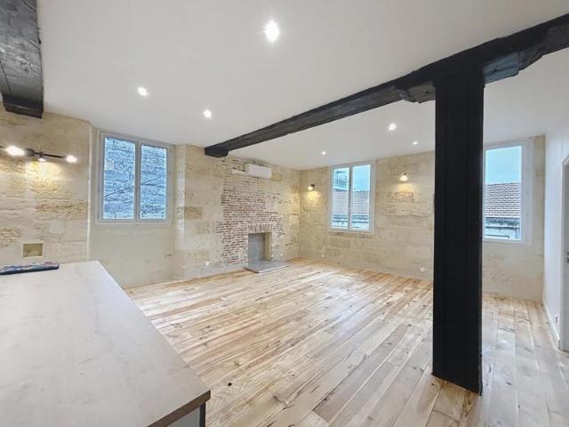 Appartement T4 refait à neuf immeuble en pierre