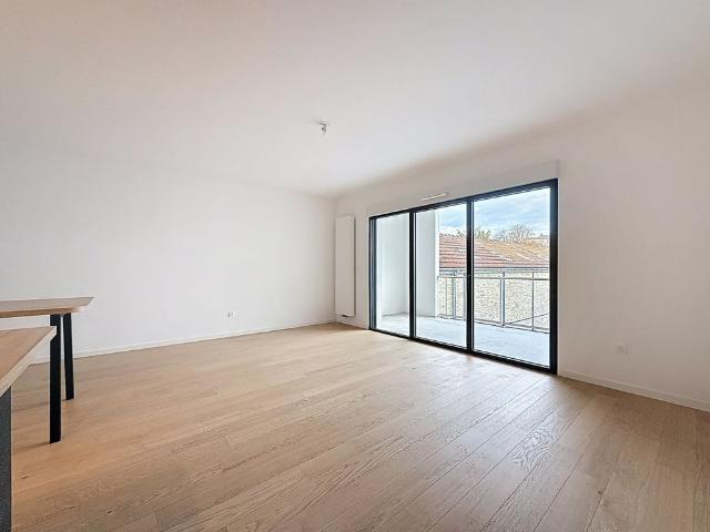 APPARTEMENT T4 REIMS CHAMP DE MARS