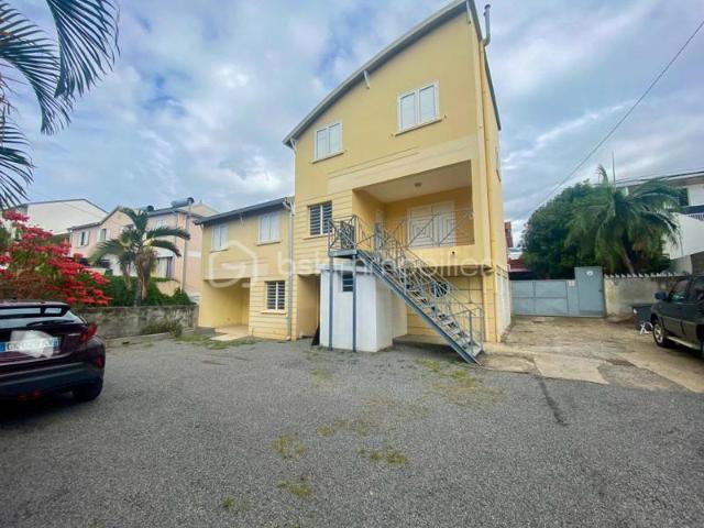 Appartement T4 Sainte Clotilde