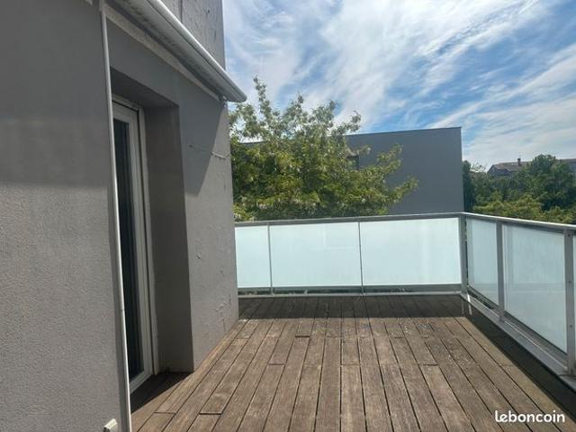 Appartement T4 Spacieux et Lumineux 76.65 m² avec Terrasse et Garage