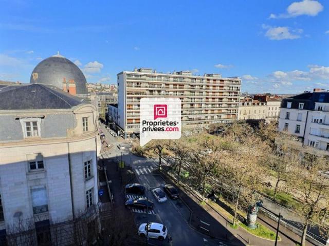 Appartement T5/6 d'env. 106 m2 en dernier étage avec 4 ch. et cave dans secteur prisé sur PERIGUEUX 24000