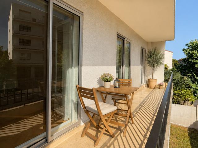 APPARTEMENT T5 133 m2 BORDEAUX CAUERAN