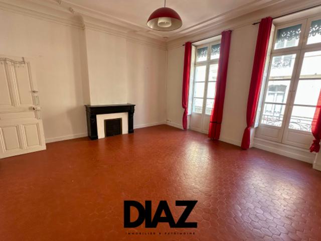 Appartement T5 142 m2 R+1