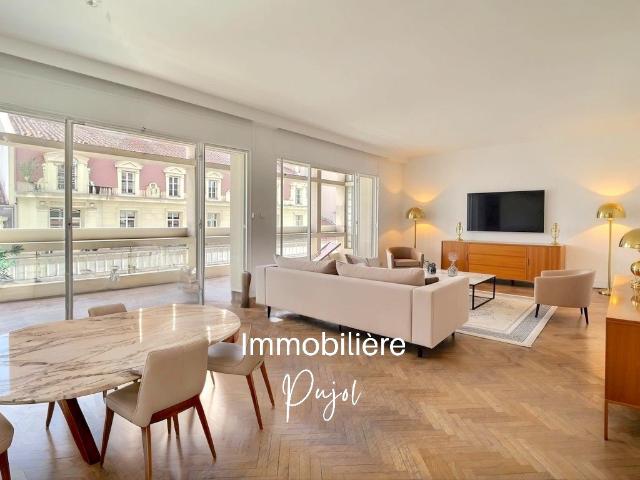 Appartement T5 Terrasses et place de parking privée 52 Bd Perier 13008