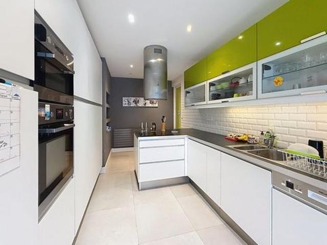 Appartement T5 triplex de caractère en parfait état