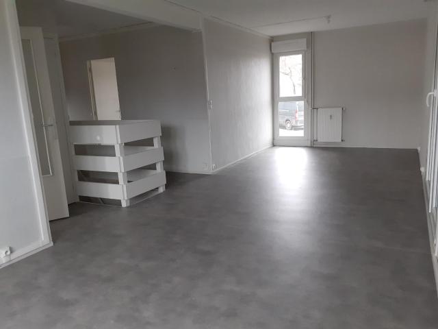 APPARTEMENT T5 à MONTCEAU LES MINES