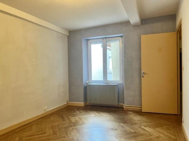 APPARTEMENT T5 A LOUER A SAINT SYMPHORIEN DE LAY