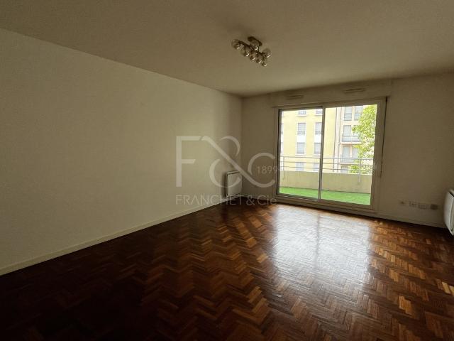 APPARTEMENT T5 A LOUER LYON 4EME ARRONDISSEMENT 115.43 m2 1 747 € charges comprises par mois