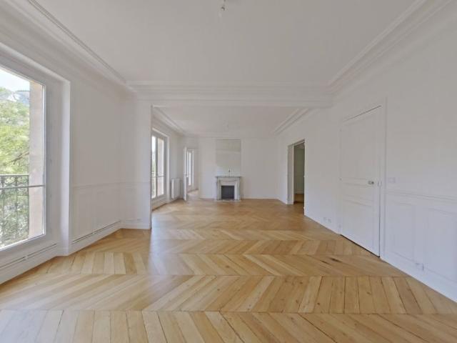 APPARTEMENT T5 A LOUER PARIS 17EME ARRONDISSEMENT Ternes 6 106.4 m 3 530 €
