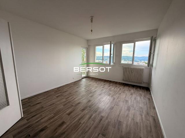 Appartement T5 avec garage et cave quartier Saint Claude