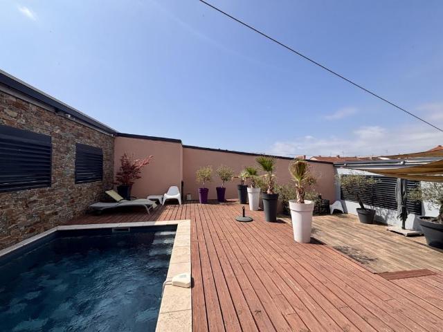 APPARTEMENT T5 AVEC TERRASSE ET PISCINE