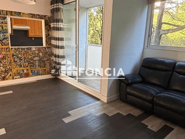 Appartement T5 de 67 m² avec balcon et vue dégagée, Box, Parking extérieur et Cave. Proximité toutes commodités