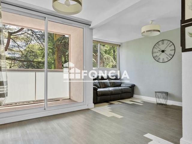 Appartement T5 de 67 m² avec balcon et vue dégagée, Box, Parking extérieur et Cave. Proximité toutes commodités