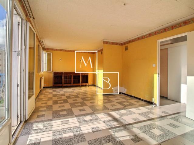 Appartement T5 de 77,43 m2 habitable en dernier étage avec b
