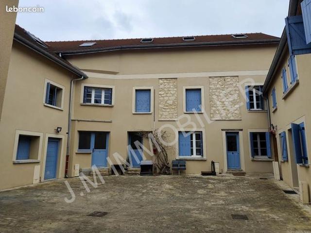 Appartement T5 de 87.85 m² à FOSSES Le Vieux Fosses