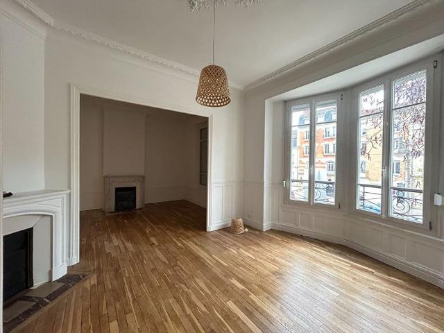 APPARTEMENT T5 DE 109 M² HYPER CENTRE