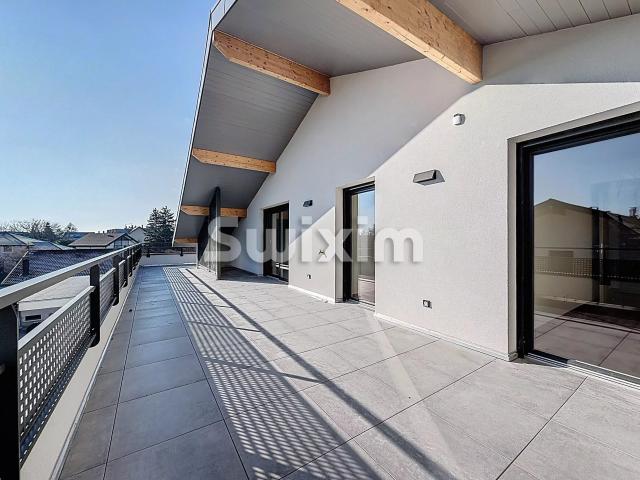 Appartement T5 de 146m2 avec terrasse de 72m2 et parkings!