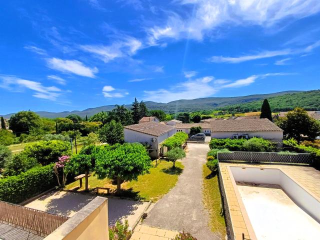 Appartement T5 duplex, vue et terrasse Mimosa, parking dan. 81m² Vallon Pont d'Arc