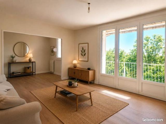 Appartement T5 entièrement rénové avec balcon