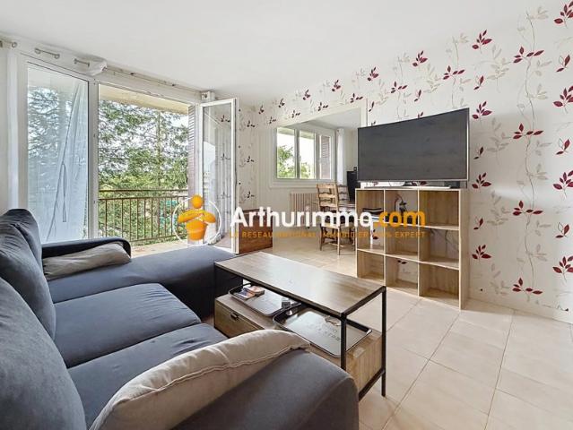 Appartement T5 lumineux avec balcon et parking sécurisé à Bourgoin Jallieu