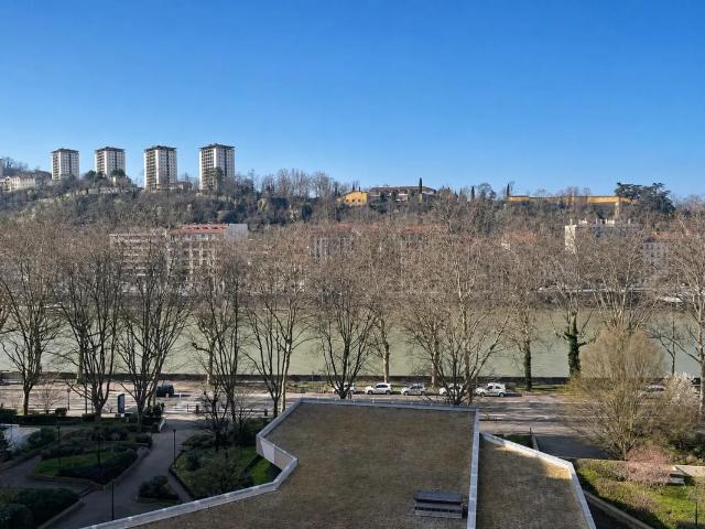 Lyon 4 Appartement 126 m², terrasse, vue Saône, 1 garage