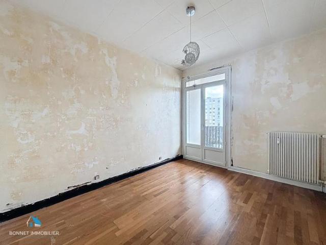 Appartement T6 à rénover