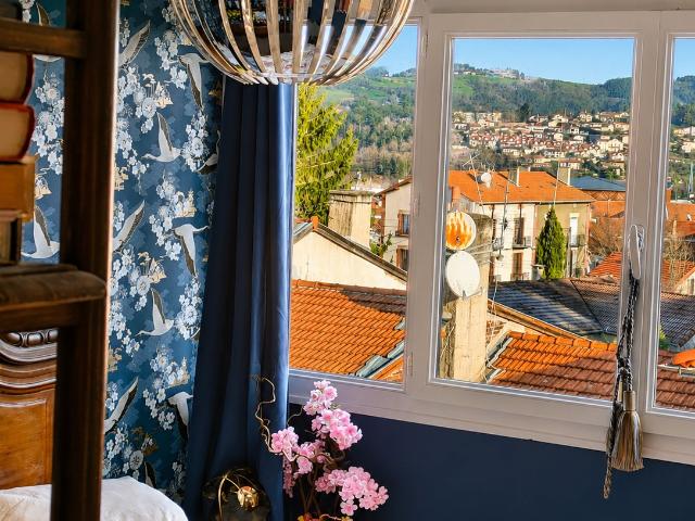 Appartement T6 de 128 m2 avec balcon, parking et pièce indépendante Firminy