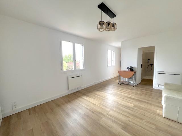 Appartement T bis de 31 m² avec 2 parkings couverts Nous Contacter