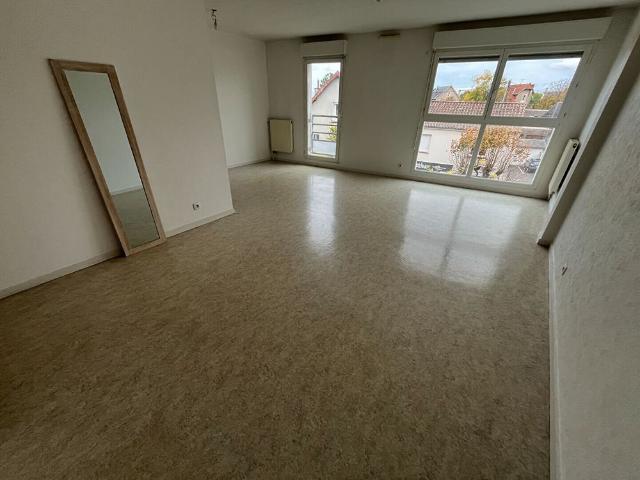 APPARTEMENT T 3 Avenue du 8 Mai à Poitiers