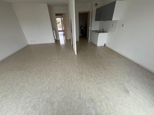 APPARTEMENT T 3 Avenue du 8 Mai à Poitiers
