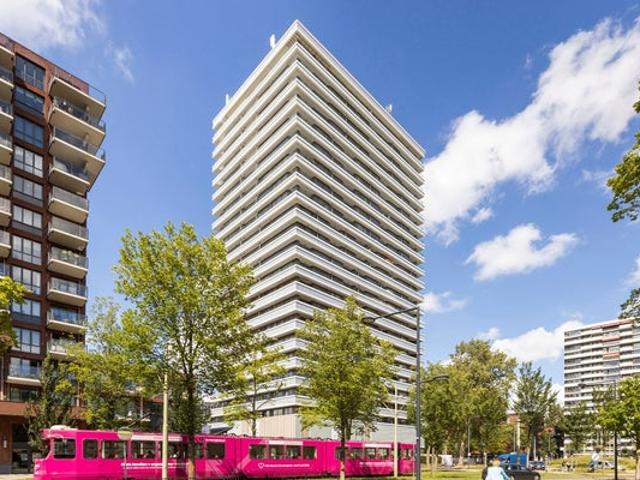 Appartement te huur Martinus Nijhofflaan in Delft voor € 2.995