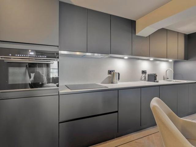 Appartement te huur Minderbroedersstraat in Roermond voor € 1.350