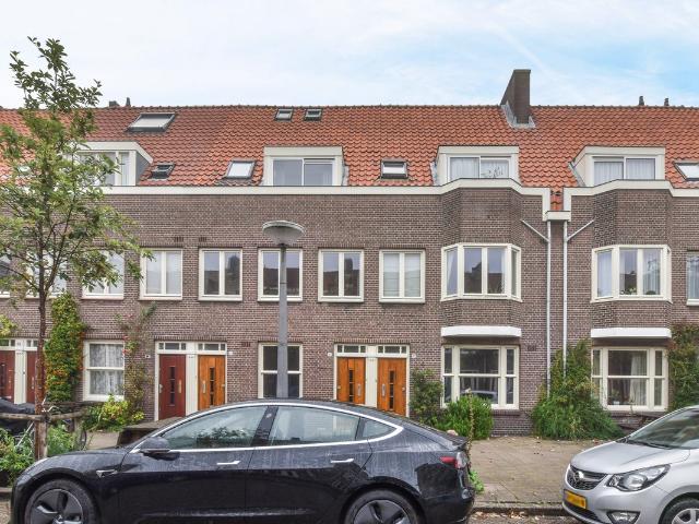 Appartement te huur Mr. P.N. Arntzeniusweg 47 H in Amsterdam voor € 2.450