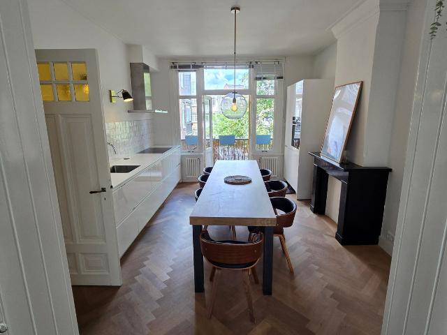 Appartement te huur Admiraal De Ruijterweg 52 2 in Amsterdam voor € 2.800