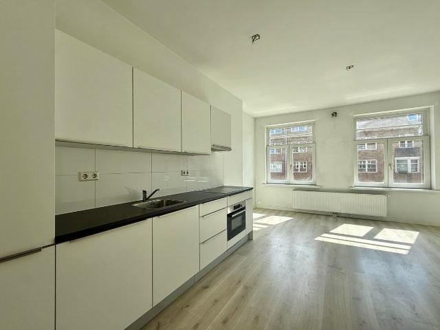 Appartement te huur Admiraal De Ruijterweg in Amsterdam voor € 2.295