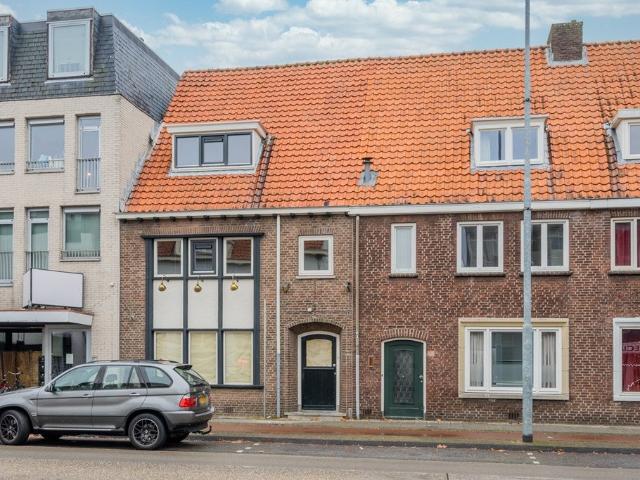 Appartement te huur Bloemenplein, Aalsterweg in Eindhoven voor € 2.400