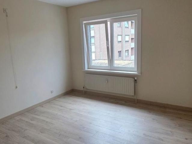Appartement te huur in Maaseik voor € 750 met 3 slaapkamers
