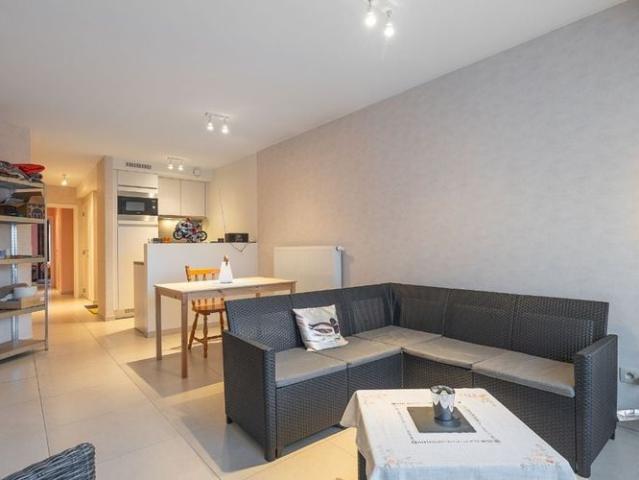 Appartement te huur in Mariakerke voor € 800 met 1 slaapkamer