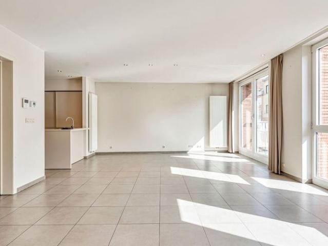 Appartement te huur in Menen voor € 950 met 2 slaapkamers