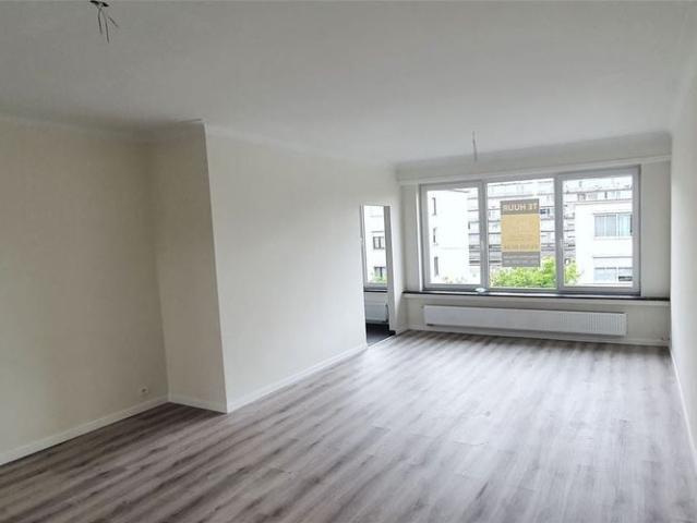 Appartement te huur in Merksem voor € 840 met 2 slaapkamers